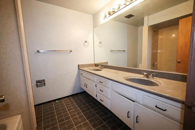 6316 Hillsdale Blvd, Sacramento, CA 95842