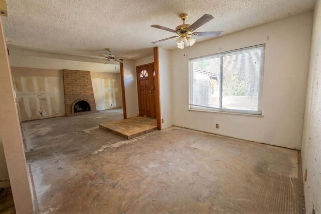 6316 Hillsdale Blvd, Sacramento, CA 95842