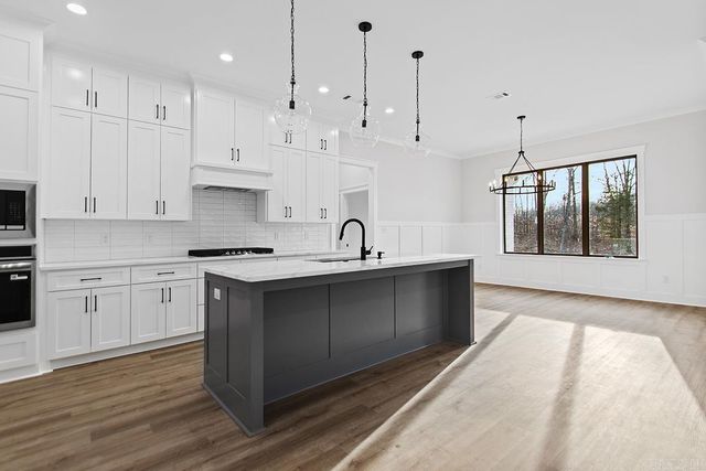 613 Valley Oak Drive, Sherwood, AR 72120