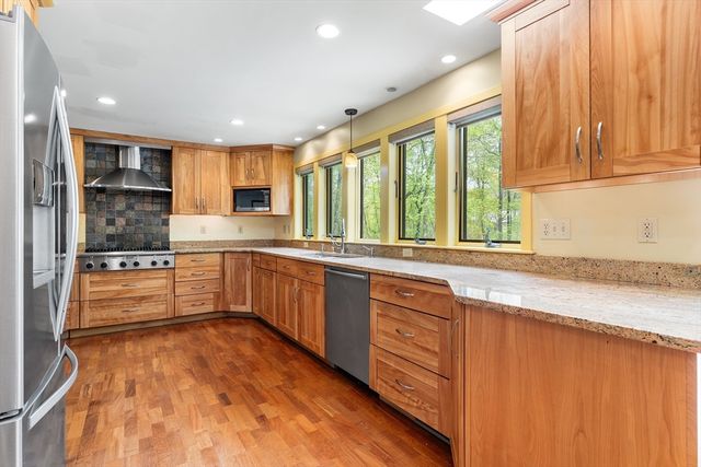 320 Nagog Hill Rd, Acton, MA 01720