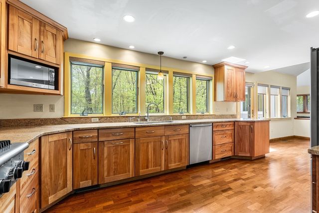 320 Nagog Hill Rd, Acton, MA 01720