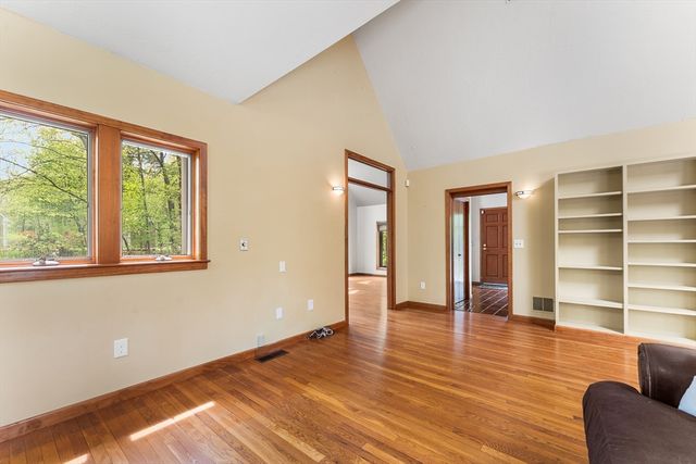 320 Nagog Hill Rd, Acton, MA 01720