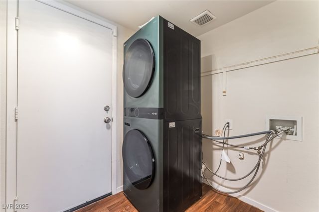 8401 CINNAMON HILL, Las Vegas, NV 89129