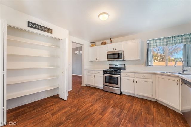 8401 CINNAMON HILL, Las Vegas, NV 89129