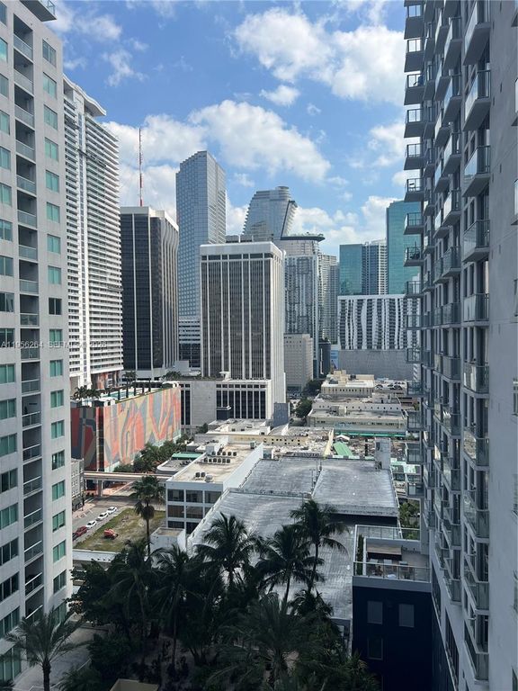 Image 15 of property listing at 234 NE 3rd St 1908, Miami, FL 33132