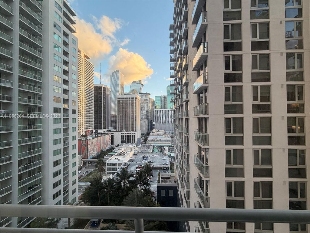 Image 23 of property listing at 234 NE 3rd St 1908, Miami, FL 33132