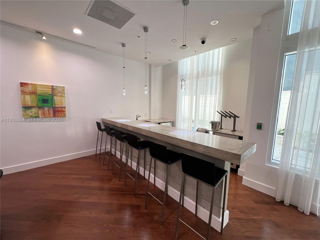 Image 5 of property listing at 234 NE 3rd St 1908, Miami, FL 33132