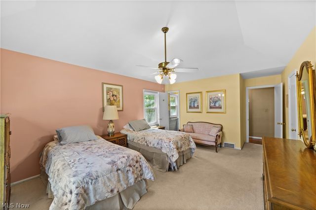 4450 Churchill Boulevard, Cleveland, OH 44118