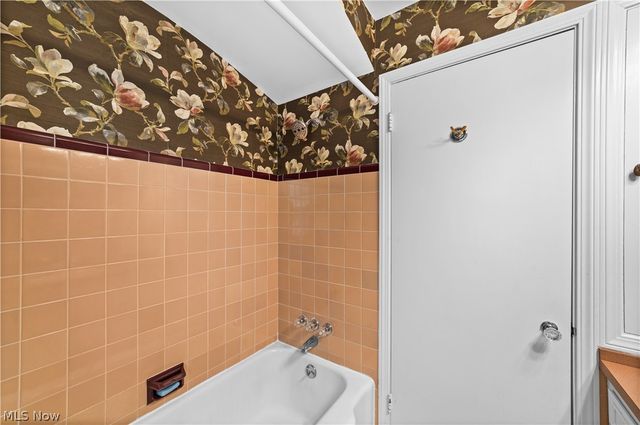 4450 Churchill Boulevard, Cleveland, OH 44118