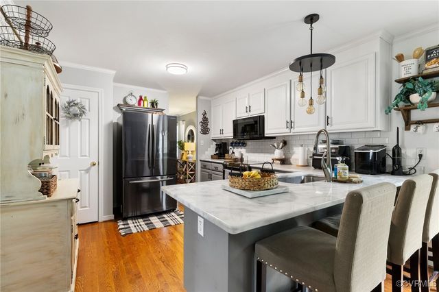 10118 Bon Air Crest Dr, North Chesterfield, VA 23235