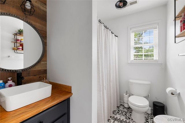 10118 Bon Air Crest Dr, North Chesterfield, VA 23235