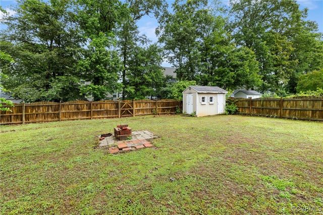 10118 Bon Air Crest Dr, North Chesterfield, VA 23235