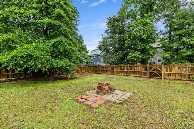 10118 Bon Air Crest Dr, North Chesterfield, VA 23235