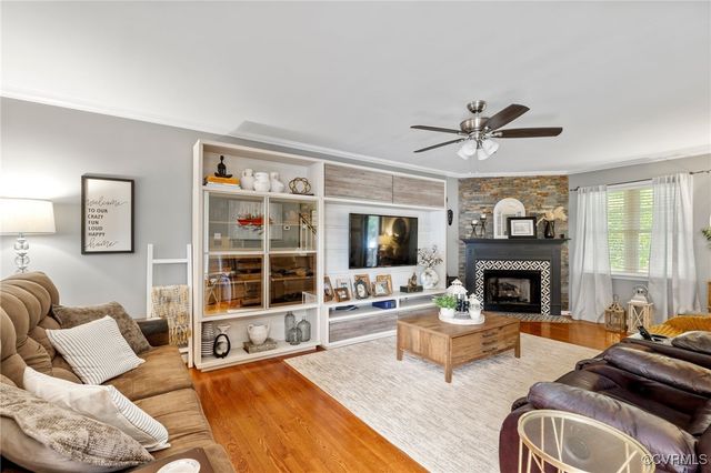 10118 Bon Air Crest Dr, North Chesterfield, VA 23235