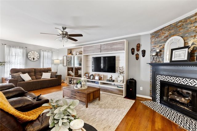 10118 Bon Air Crest Dr, North Chesterfield, VA 23235
