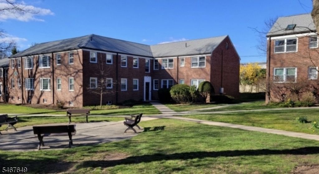 27 Park Avenue 116, Verona Twp., NJ 07044 — exterior