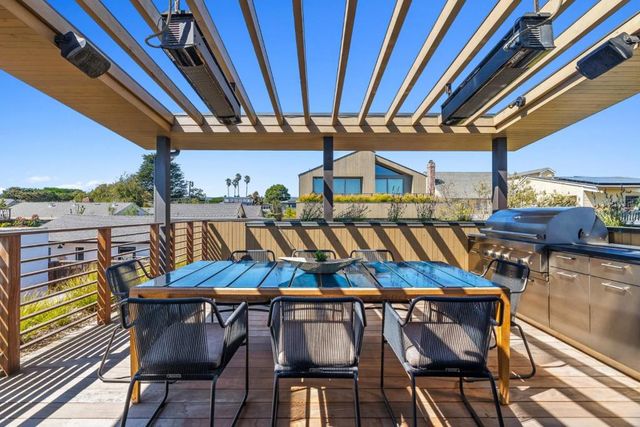 1122 W Cliff Drive, Santa Cruz, CA 95060