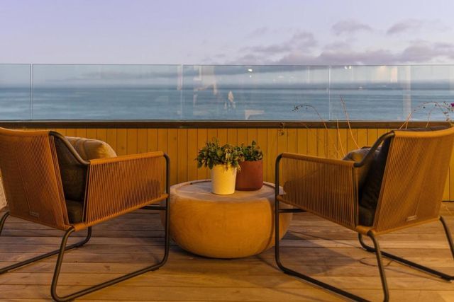 1122 W Cliff Drive, Santa Cruz, CA 95060