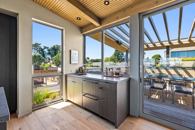 1122 W Cliff Drive, Santa Cruz, CA 95060