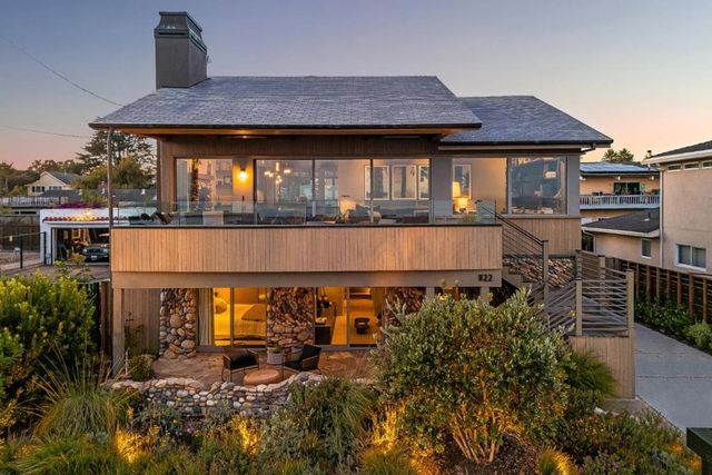 1122 W Cliff Drive, Santa Cruz, CA 95060