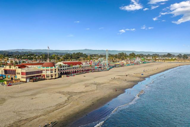 1122 W Cliff Drive, Santa Cruz, CA 95060