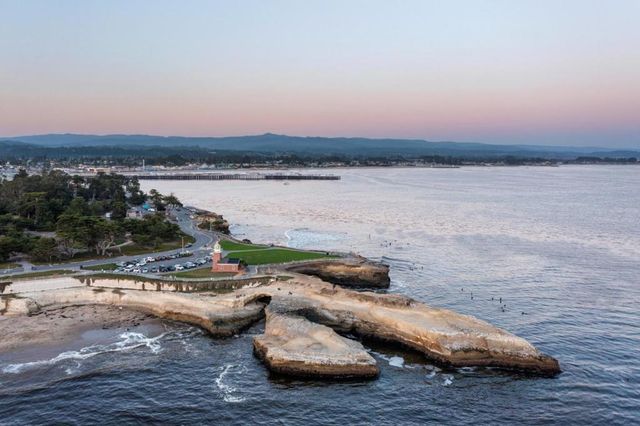 1122 W Cliff Drive, Santa Cruz, CA 95060