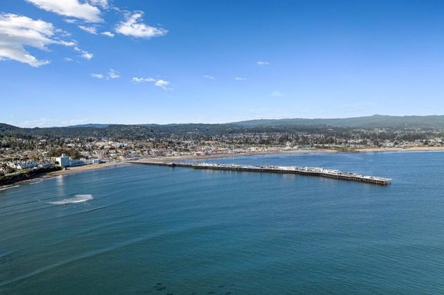1122 W Cliff Drive, Santa Cruz, CA 95060