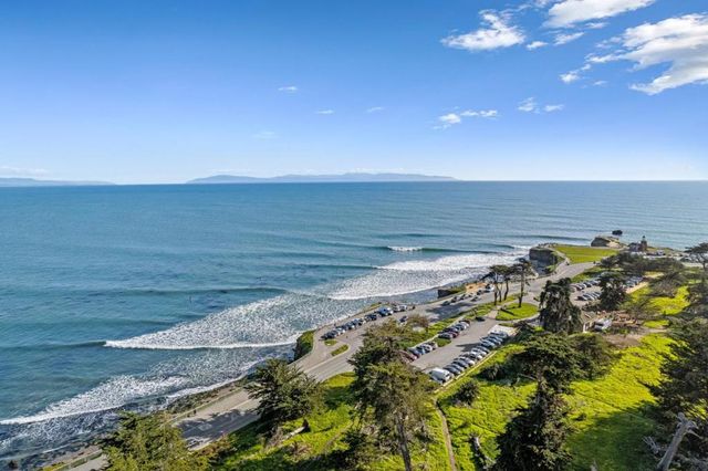 1122 W Cliff Drive, Santa Cruz, CA 95060