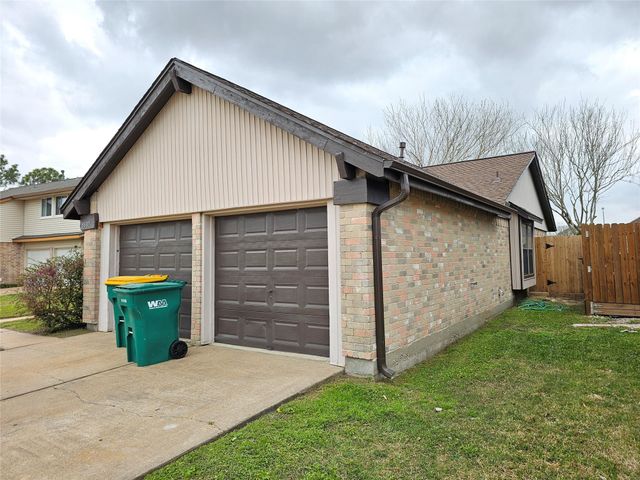 8807 Moonlight Forest Drive, Houston, TX 77088