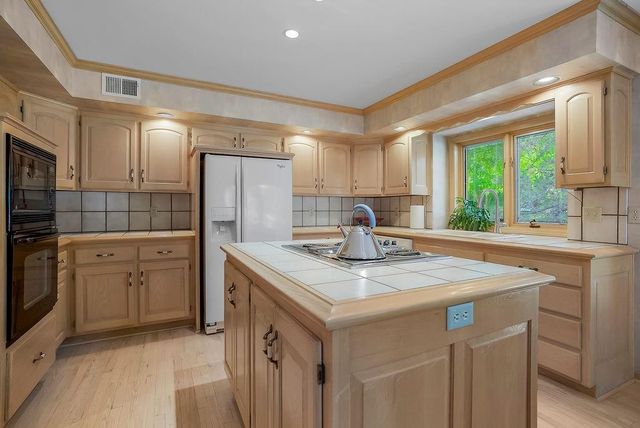 12308 Delmar Street, Leawood, KS 66209