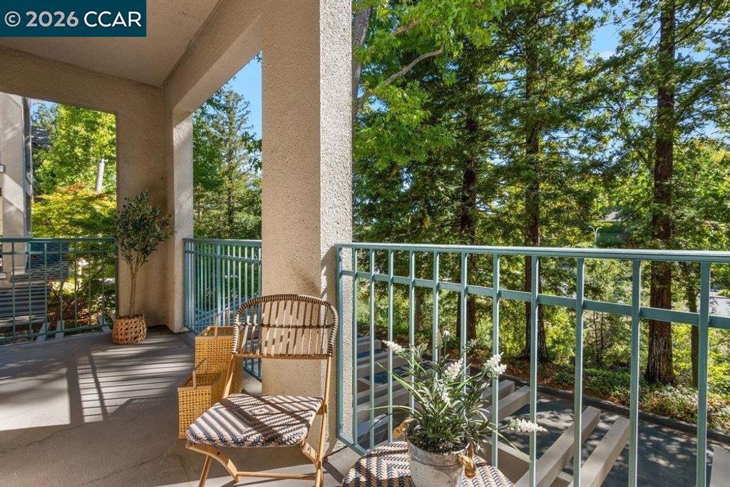 Image 10 of property listing at 1860 Tice Creek Dr 1206, Walnut Creek, CA 94595