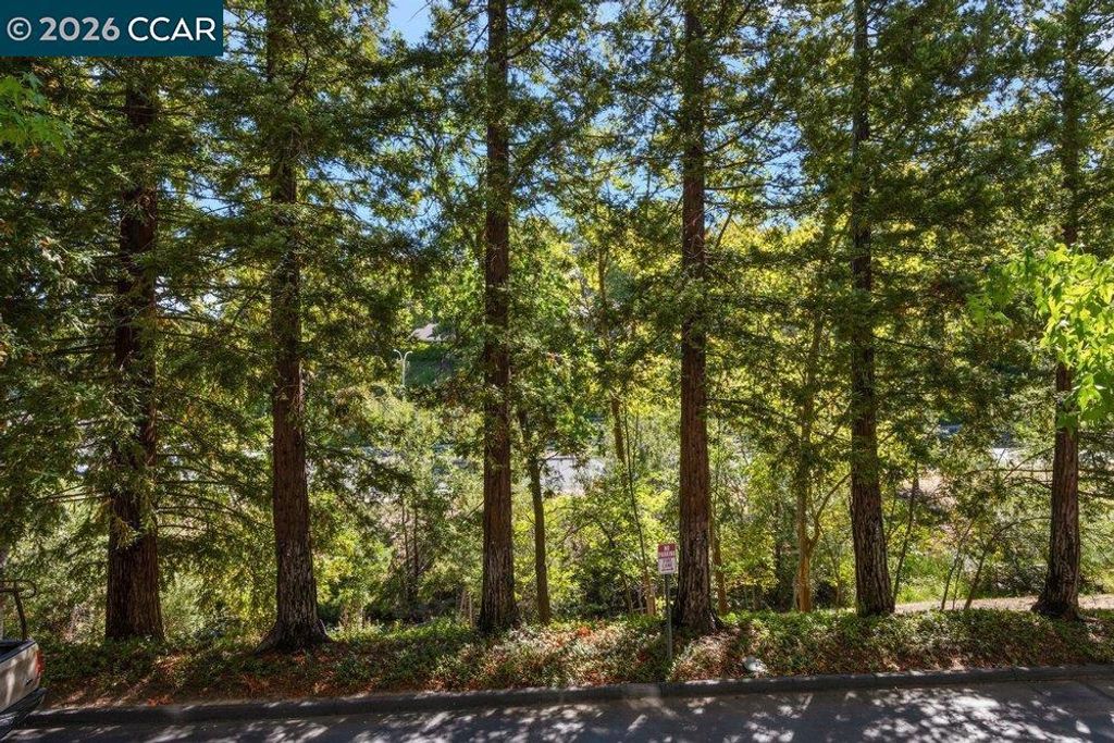 Image 11 of property listing at 1860 Tice Creek Dr 1206, Walnut Creek, CA 94595