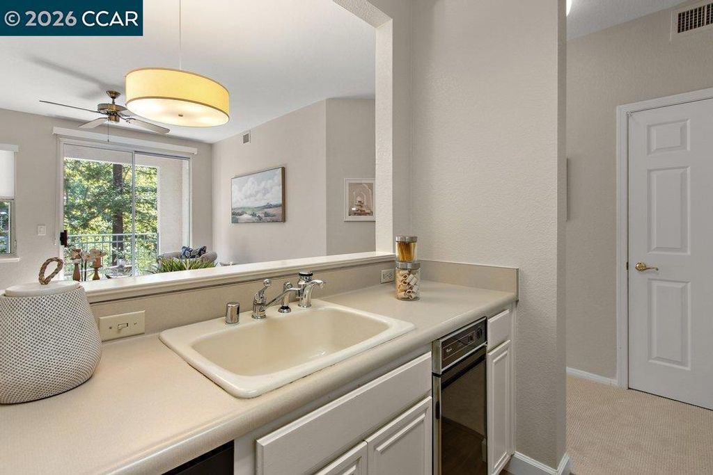 Image 16 of property listing at 1860 Tice Creek Dr 1206, Walnut Creek, CA 94595