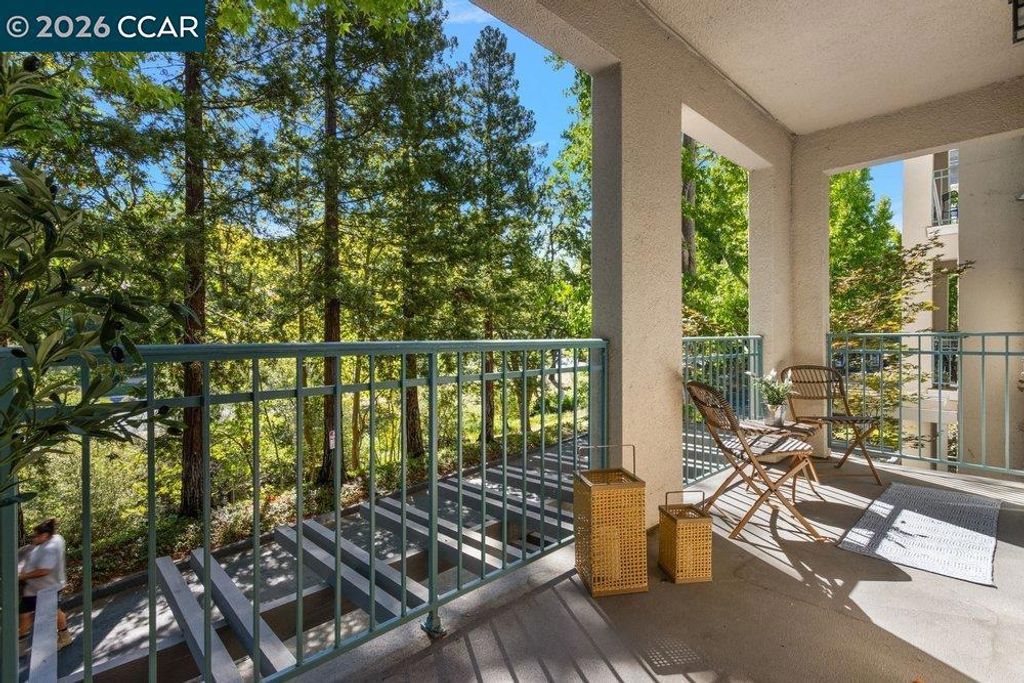Image 8 of property listing at 1860 Tice Creek Dr 1206, Walnut Creek, CA 94595