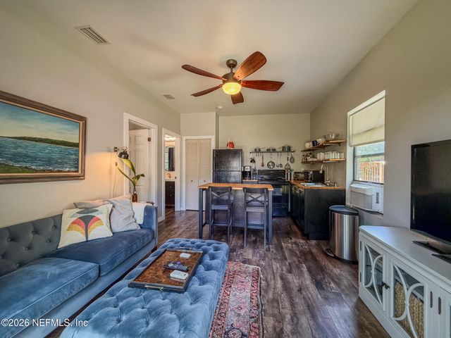 3885 VALENCIA Road, Jacksonville, FL 32205