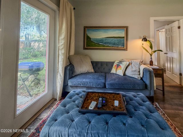 3885 VALENCIA Road, Jacksonville, FL 32205