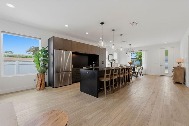 5160 DARTMOUTH AVENUE N, St Petersburg, FL 33710