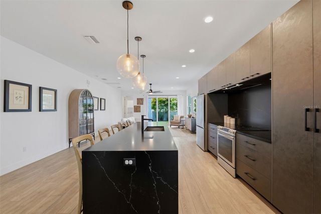 5160 DARTMOUTH AVENUE N, St Petersburg, FL 33710