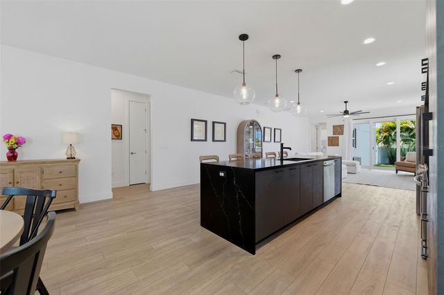 5160 DARTMOUTH AVENUE N, St Petersburg, FL 33710