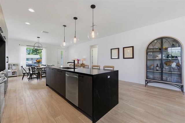 5160 DARTMOUTH AVENUE N, St Petersburg, FL 33710