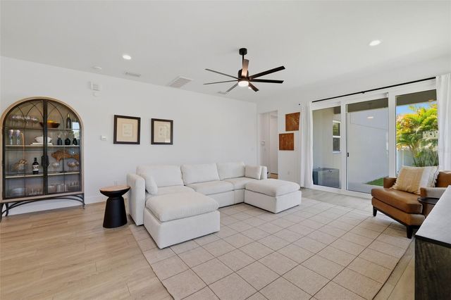 5160 DARTMOUTH AVENUE N, St Petersburg, FL 33710