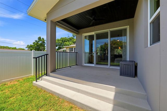 5160 DARTMOUTH AVENUE N, St Petersburg, FL 33710