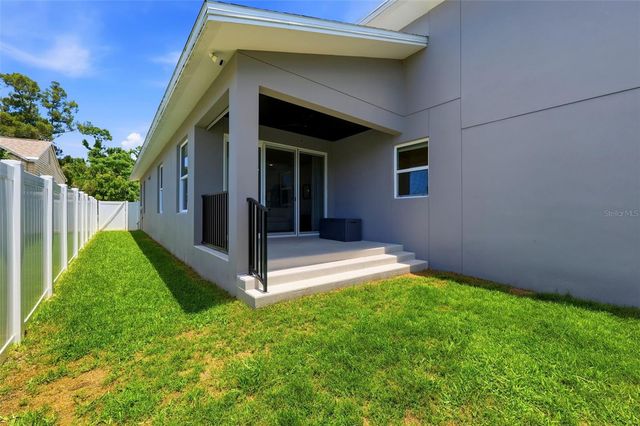 5160 DARTMOUTH AVENUE N, St Petersburg, FL 33710