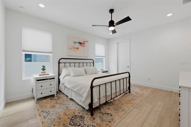 5160 DARTMOUTH AVENUE N, St Petersburg, FL 33710