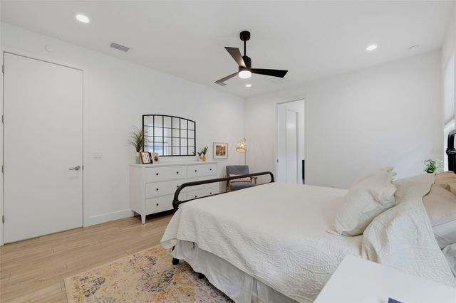 5160 DARTMOUTH AVENUE N, St Petersburg, FL 33710