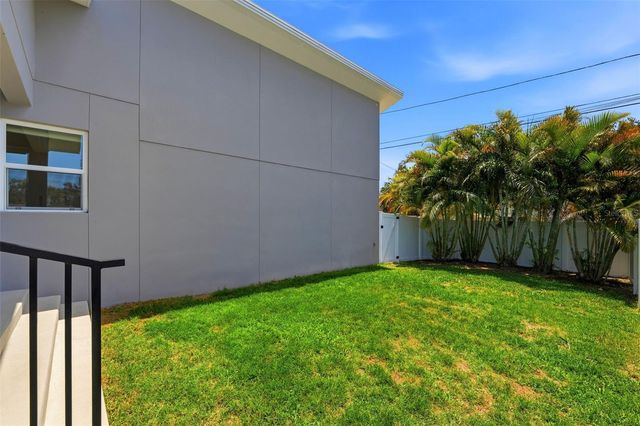 5160 DARTMOUTH AVENUE N, St Petersburg, FL 33710