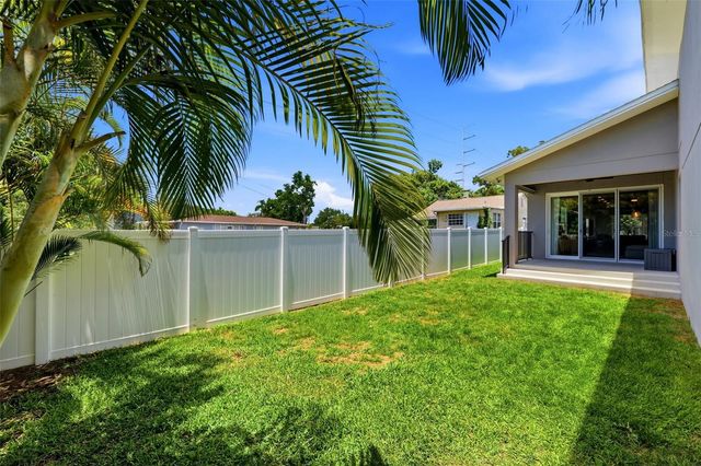 5160 DARTMOUTH AVENUE N, St Petersburg, FL 33710