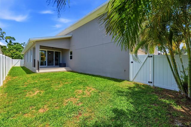 5160 DARTMOUTH AVENUE N, St Petersburg, FL 33710
