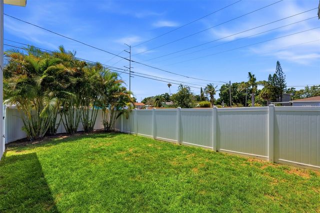 5160 DARTMOUTH AVENUE N, St Petersburg, FL 33710