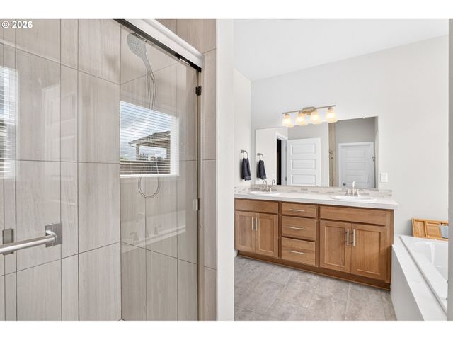 708 E TAFT St, Carlton, OR 97111